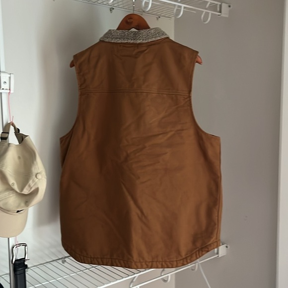 Men’s Carhartt Sherpa Lined Brown Vest - Picture 2 of 11